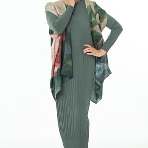 Olive pleated dress with silk Kimono