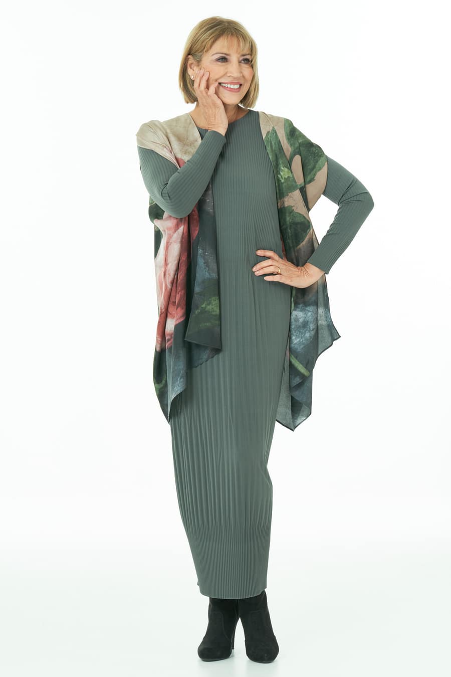Olive pleated dress with silk Kimono